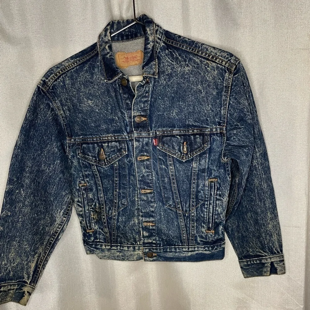 Vintage Women’s 80's Levi's Acid Wash Denim Trucker Jacket,  4 Pockets- Size L   - Picture 9 of 9